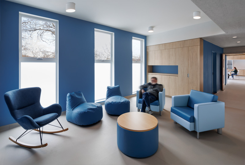 Dossier de presse | 865-64 - Communiqué de presse | Centre Lise et Yvon Lamarre : Lemay signe une conception qui allie bien-être sensoriel et inclusivité - Lemay - Architecture résidentielle - Crédit photo : Claude-Simon Langlois