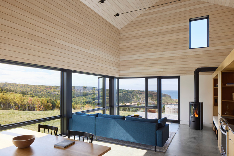 Dossier de presse | 1487-01 - Communiqué de presse | Ridge On The Chimney - MacKay-Lyons Sweetapple Architects - Architecture commerciale - Crédit photo : James Brittain