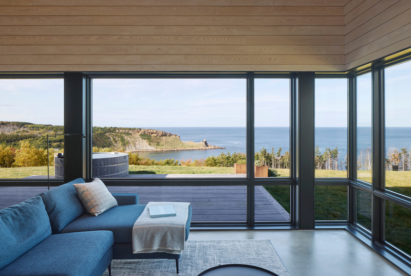Dossier de presse | 1487-01 - Communiqué de presse | Ridge On The Chimney - MacKay-Lyons Sweetapple Architects - Architecture commerciale - Framed views - Crédit photo : James Brittain