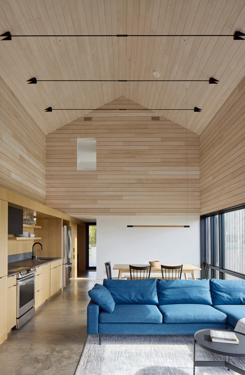 Dossier de presse | 1487-01 - Communiqué de presse | Ridge On The Chimney - MacKay-Lyons Sweetapple Architects - Architecture commerciale - Kitchen - Crédit photo : James Brittain