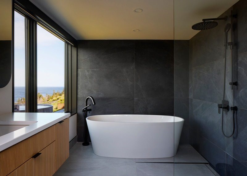 Dossier de presse | 1487-01 - Communiqué de presse | Ridge On The Chimney - MacKay-Lyons Sweetapple Architects - Architecture commerciale - Bath - Crédit photo : James Brittain