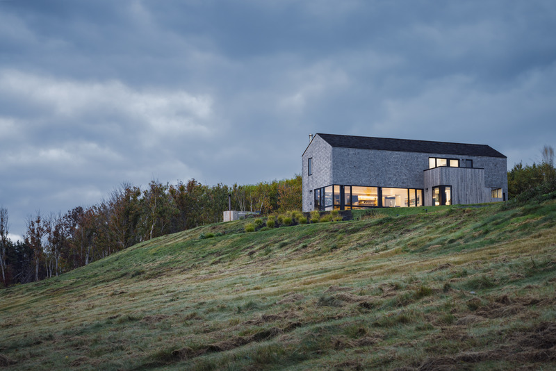 Dossier de presse | 1487-01 - Communiqué de presse | Ridge On The Chimney - MacKay-Lyons Sweetapple Architects - Architecture commerciale - Crédit photo : Matthew MacKay-Lyons