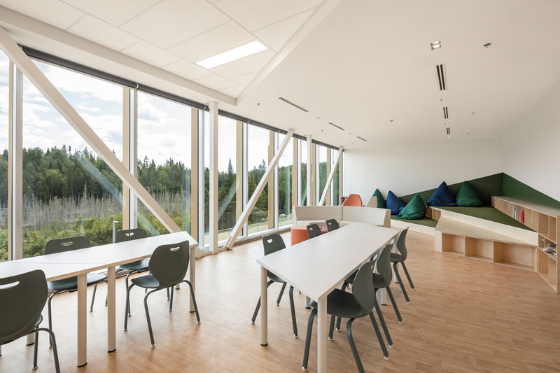Press kit | 886-05 - Press release | New Manawan Awacak OkiskinohamatowikamikowawElementary School - CCM2 | B+B architecture and design inc - Institutional Architecture - Library  - Photo credit: 1px.ca - Dave Tremblay