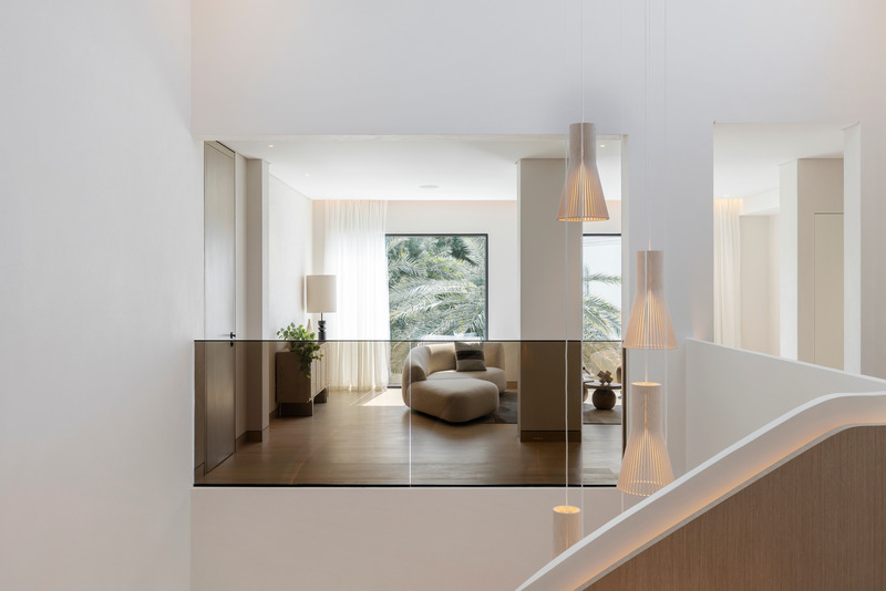 Press kit | 7534-06 - Press release | Living in Motion: The Curved Harmony of Lime Tree Valley Villa - GroundedDesign - Residential Interior Design - Lime Tree Valley Villa, by GroundedDesign - Photo credit: Kelly Tooze