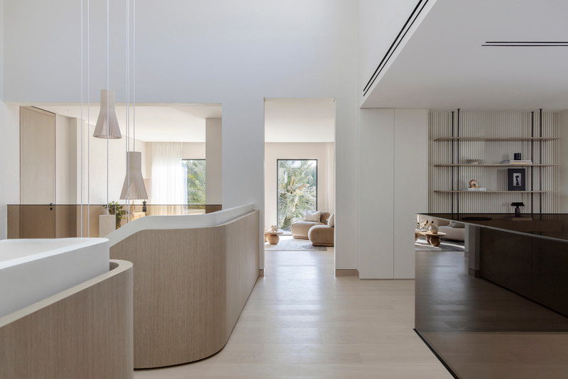 Press kit | 7534-06 - Press release | Living in Motion: The Curved Harmony of Lime Tree Valley Villa - GroundedDesign - Residential Interior Design - Lime Tree Valley Villa, by GroundedDesign - Photo credit: Kelly Tooze