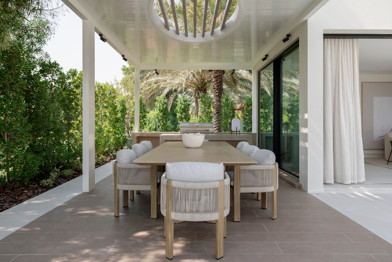 Press kit | 7534-06 - Press release | Living in Motion: The Curved Harmony of Lime Tree Valley Villa - GroundedDesign - Residential Interior Design - Lime Tree Valley Villa, by GroundedDesign - Photo credit: Kelly Tooze