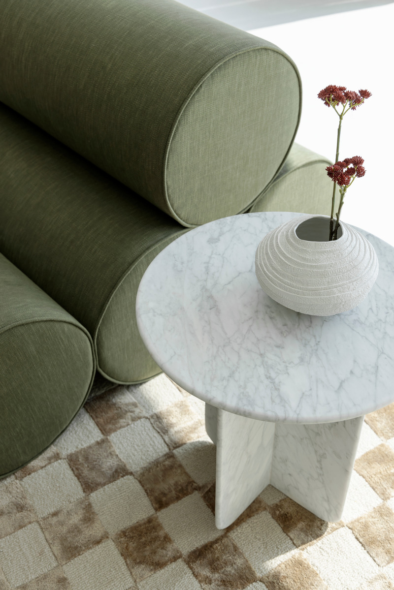Press kit | 7534-06 - Press release | Living in Motion: The Curved Harmony of Lime Tree Valley Villa - GroundedDesign - Residential Interior Design - Lime Tree Valley Villa, by GroundedDesign - Photo credit: Kelly Tooze