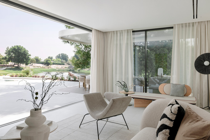 Press kit | 7534-06 - Press release | Living in Motion: The Curved Harmony of Lime Tree Valley Villa - GroundedDesign - Residential Interior Design - Lime Tree Valley Villa, by GroundedDesign - Photo credit: Kelly Tooze