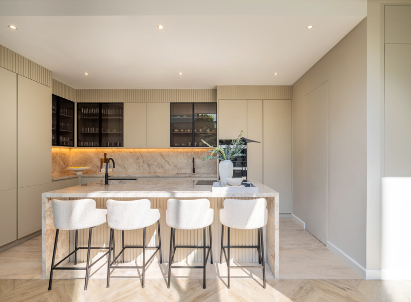Dossier de presse | 7534-05 - Communiqué de presse | Créer la sérénité : l’alchimie des matériaux et de l’espace à la villa Esencia - ELE Interior - Design d’intérieur résidentiel - Essencia Villa by ELE Interior - Crédit photo : Aasiya Jagadeesh
