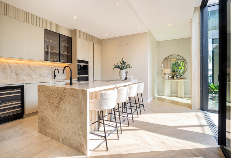 Dossier de presse | 7534-05 - Communiqué de presse | Créer la sérénité : l’alchimie des matériaux et de l’espace à la villa Esencia - ELE Interior - Design d’intérieur résidentiel - Essencia Villa by ELE Interior - Crédit photo : Aasiya Jagadeesh