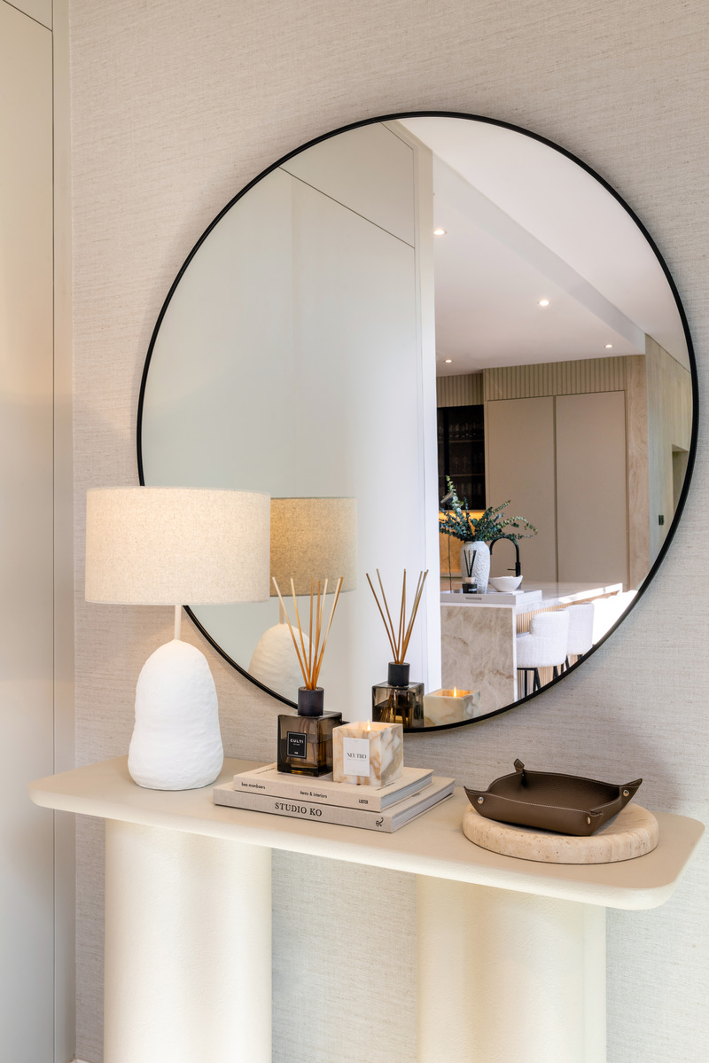 Dossier de presse | 7534-05 - Communiqué de presse | Créer la sérénité : l’alchimie des matériaux et de l’espace à la villa Esencia - ELE Interior - Design d’intérieur résidentiel - Essencia Villa by ELE Interior - Crédit photo : Aasiya Jagadeesh