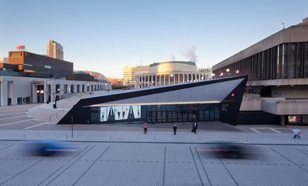 Press kit | 809-05 - Press release | Azure announces the finalists of the second annual AZ Awards - Azure Magazine - Competition - Firm:&nbsp;Menkès Shooner Dagenais Le Tourneux Architectes<br>Project:&nbsp;Foyer Culturel de la Place des Arts