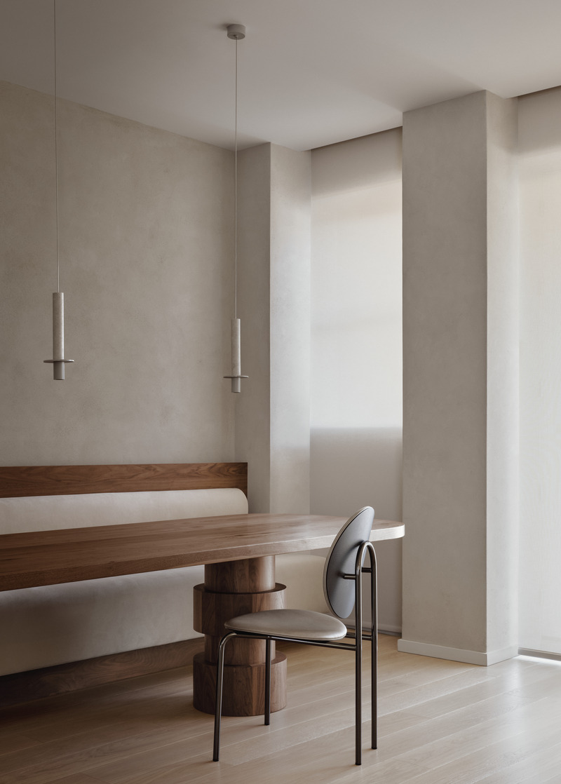 Dossier de presse | 7545-02 - Communiqué de presse | Victoria - Mitchell Sweibel Studio - Design d’intérieur résidentiel - Pendant lights by davidpompa blend softly with the walls finished in textured lime plaster. - Crédit photo : Alex Lesage