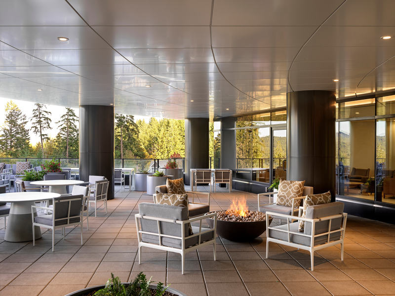 Press kit | 7694-01 - Press release | One Bear Mountain Wins Twice at Victoria Capital Region Commercial Building Awards - One Bear Mountain - Real Estate - The Troon Lounge and Terrace is a hub for mingling and enjoying with friends and family - Photo credit: Blueprint Global
