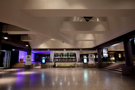 Press kit | 621-14 - Press release | Lightemotion illuminates the Espace culturel Georges-Émile-Lapalme in Place des Arts - Lightemotion - Lighting Design - Photo credit: Martine Doyon