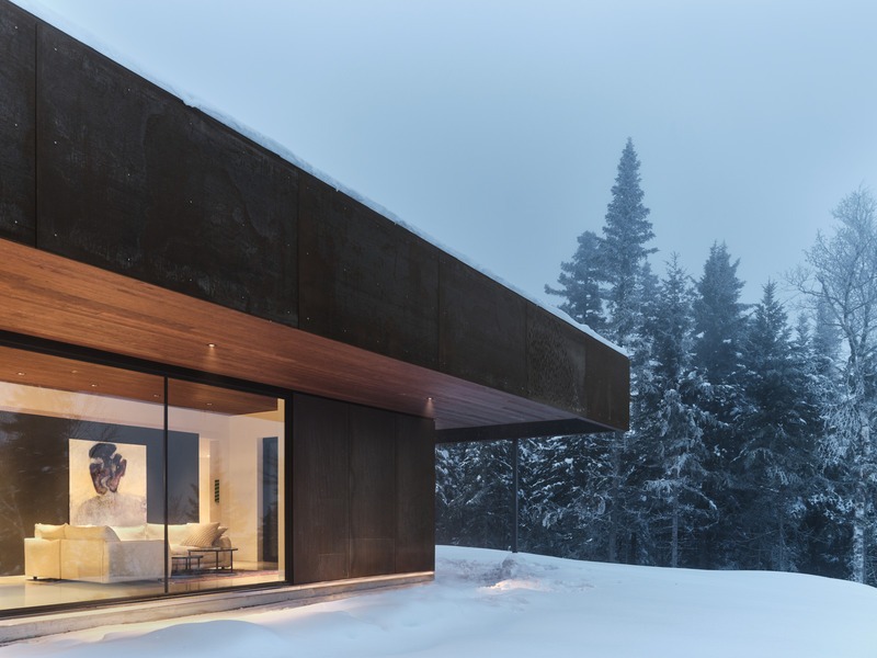 Dossier de presse | 4154-03 - Communiqué de presse | Chalet armuré du hibou - Atelier Schwimmer - Architecture résidentielle - Chalet Armuré du Hibou - Crédit photo : Phil Bernard