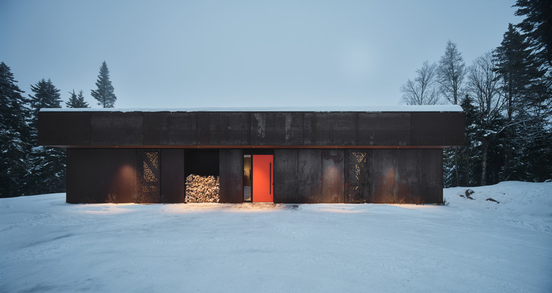 Dossier de presse | 4154-03 - Communiqué de presse | Chalet armuré du hibou - Atelier Schwimmer - Architecture résidentielle - Crédit photo : Phil Bernard