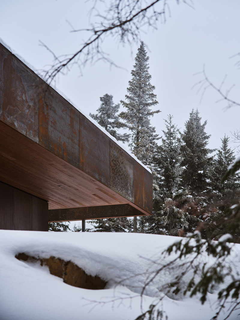 Dossier de presse | 4154-03 - Communiqué de presse | Chalet armuré du hibou - Atelier Schwimmer - Architecture résidentielle - Crédit photo : Phil Bernard