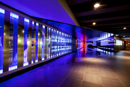 Press kit | 621-14 - Press release | Lightemotion illuminates the Espace culturel Georges-Émile-Lapalme in Place des Arts - Lightemotion - Lighting Design - Photo credit: Martine Doyon