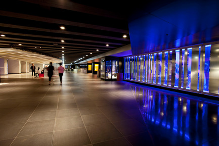 Press kit | 621-14 - Press release | Lightemotion illuminates the Espace culturel Georges-Émile-Lapalme in Place des Arts - Lightemotion - Lighting Design - Photo credit: Martine Doyon