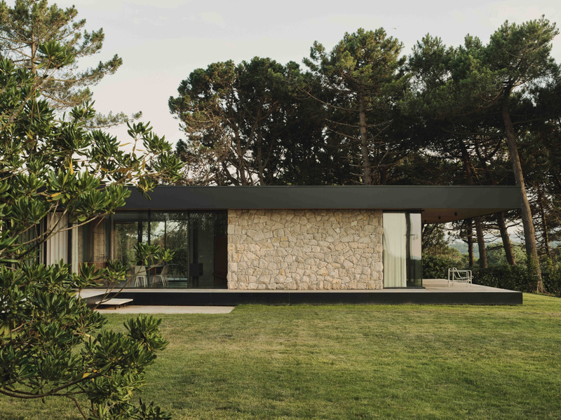 Dossier de presse | 3766-04 - Communiqué de presse | Mer et pierre : architecture vernaculaire dans une perspective actuelle - Zooco Estudio - Architecture résidentielle - Crédit photo :   David Zarzoso   