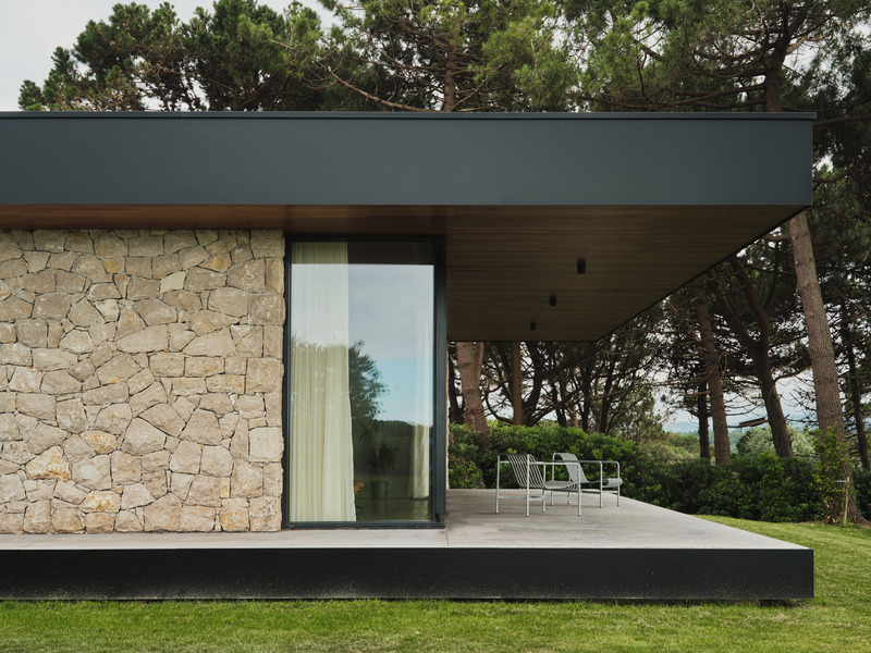 Dossier de presse | 3766-04 - Communiqué de presse | Mer et pierre : architecture vernaculaire dans une perspective actuelle - Zooco Estudio - Architecture résidentielle - Crédit photo :  David Zarzoso 
