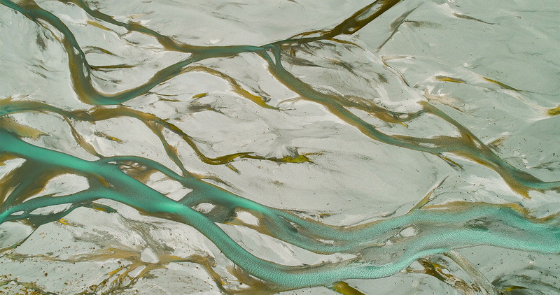 Dossier de presse | 5700-03 - Communiqué de presse | Recalibration of Nature and Industry at Pilsworth Lake - Atelier Architecture & Design - Architecture commerciale - Glacial snout, New Zealand - Crédit photo : iStock