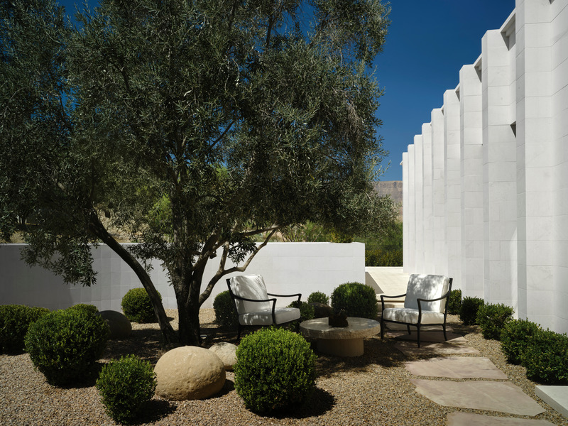 Press kit | 6087-06 - Press release | Tombolo: A Sculptural Symphony in the Nevada Desert - Daniel Joseph Chenin - Residential Interior Design - Photo credit: Douglas Friedman