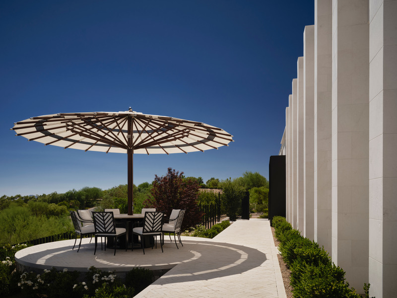 Press kit | 6087-06 - Press release | Tombolo: A Sculptural Symphony in the Nevada Desert - Daniel Joseph Chenin - Residential Interior Design - Photo credit: Douglas Friedman