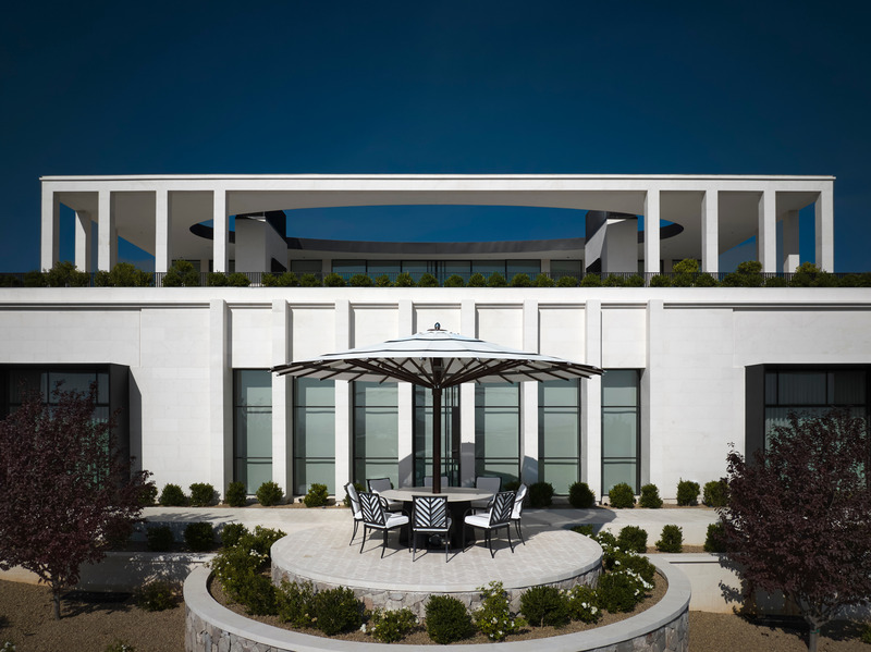 Press kit | 6087-06 - Press release | Tombolo: A Sculptural Symphony in the Nevada Desert - Daniel Joseph Chenin - Residential Interior Design - Photo credit: Douglas Freidman