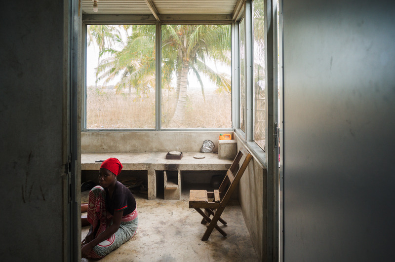 Dossier de presse | 7680-01 - Communiqué de presse | Star Homes - The House that Fights Malaria at Milan Design Week 2025 - An exhibition by the Danish Royal Academy – Architecture, Design, Conservation - Architecture résidentielle -  Star Homes, Mtwara, Tanzania  - Crédit photo :  Julien Lanoo 