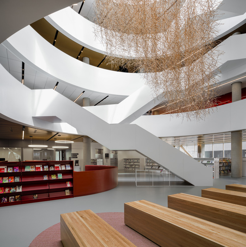 Dossier de presse | 774-18 - Communiqué de presse | Les lauréats des Prix d’excellence en architecture 2025 dévoilés - Ordre des architectes du Québec (OAQ) - Concours - <p class="">Bibliothèque Gabrielle-Roy</p><p> </p><p>Saucier + Perrotte Architectes et GLCRM Architectes</p><p>Québec (Capitale-Nationale)</p> - Crédit photo : Olivier Blouin