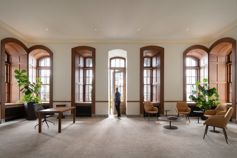 Dossier de presse | 774-18 - Communiqué de presse | Les lauréats des Prix d’excellence en architecture 2025 dévoilés - Ordre des architectes du Québec (OAQ) - Concours - <p class="">Hôtel de ville de Montréal</p><p>Beaupré Michaud et Associés, Architectes en collaboration avec MU Architecture</p><p>Montréal (Montréal)</p> - Crédit photo : Raphaël Thibodeau