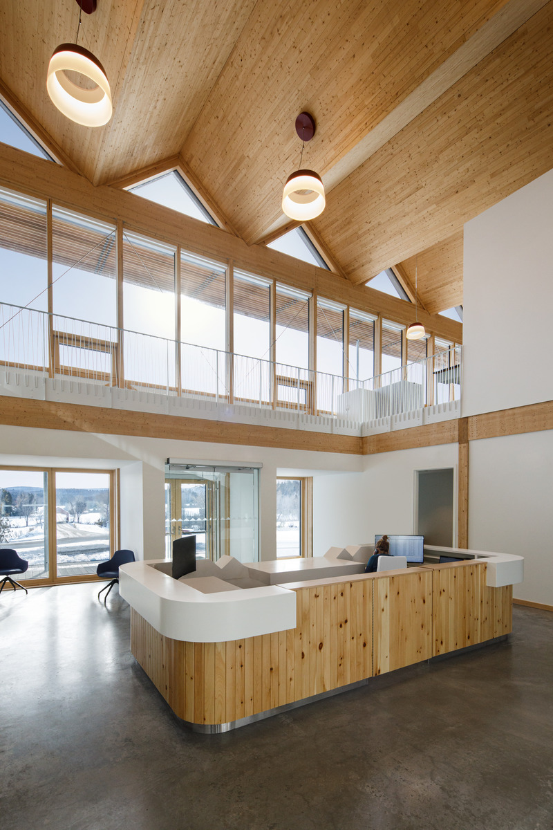 Dossier de presse | 755-08 - Communiqué de presse | Nouvel hôtel de ville de La Pêche - BGLA - Architecture institutionnelle - Hall central<br style=""> - Crédit photo : Stéphane Brügger