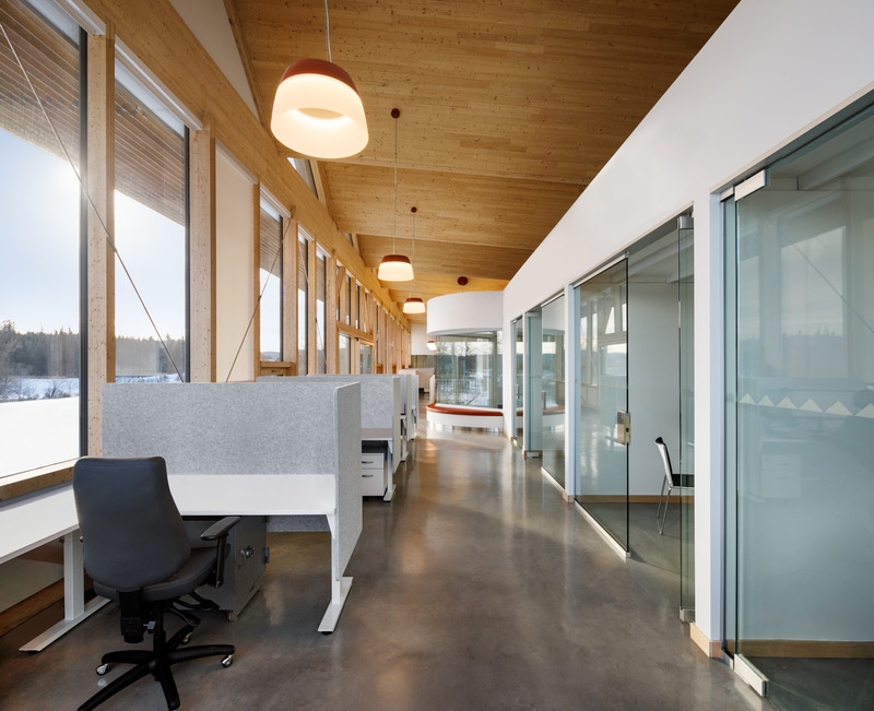Dossier de presse | 755-08 - Communiqué de presse | Nouvel hôtel de ville de La Pêche - BGLA - Architecture institutionnelle - Aire ouverte sud - Crédit photo : Stéphane Brügger