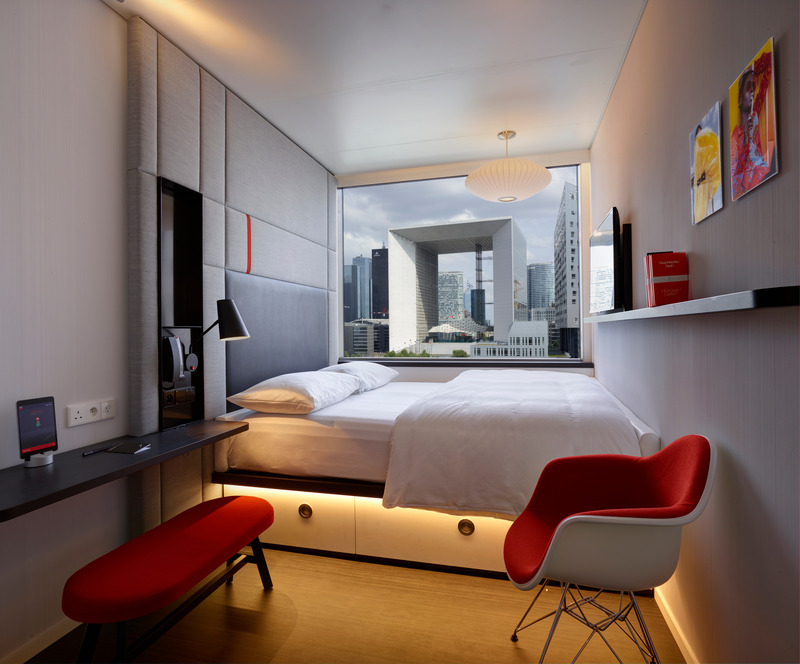 Dossier de presse | 1472-14 - Communiqué de presse | Marriott International to Acquire the citizenM Brand - Concrete Amsterdam - Design d’intérieur commercial - citizenM Paris Champs Elysees  - Crédit photo : Richard Powers