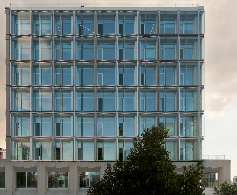 Dossier de presse | 7623-02 - Communiqué de presse | Quartz Plaza: Crystallized Echoes of Geologic Time - Salon Alper Derinbogaz - Architecture commerciale - Crédit photo : Cemal Emden