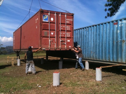 Dossier de presse | 839-01 - Communiqué de presse | Containers of Hope - Benjamin Garcia Saxe Architecture - Architecture résidentielle - Crédit photo : Andres Garcia Lachner