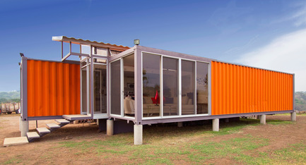 Dossier de presse | 839-01 - Communiqué de presse | Containers of Hope - Benjamin Garcia Saxe Architecture - Architecture résidentielle - Crédit photo : Andres Garcia Lachner