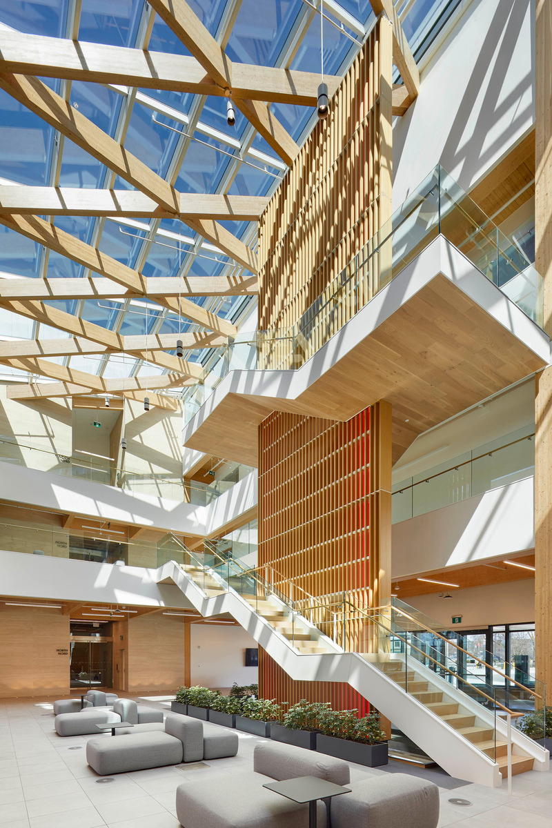 Dossier de presse | 2035-03 - Communiqué de presse | Ontario Secondary School Teachers' Federation (OSSTF) Building - Kasian Architecture Interior Design and Planning & Moriyama Teshima Architects - Design d’intérieur commercial - Crédit photo : Tom Arban