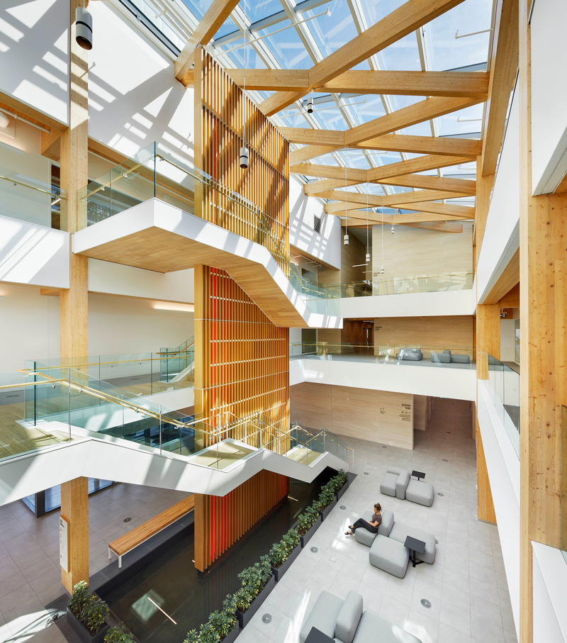 Dossier de presse | 2035-03 - Communiqué de presse | Ontario Secondary School Teachers' Federation (OSSTF) Building - Kasian Architecture Interior Design and Planning & Moriyama Teshima Architects - Design d’intérieur commercial - Crédit photo : Tom Arban