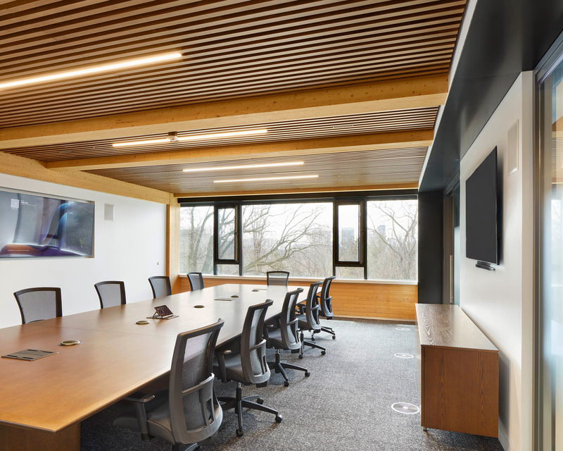 Dossier de presse | 2035-03 - Communiqué de presse | Ontario Secondary School Teachers' Federation (OSSTF) Building - Kasian Architecture Interior Design and Planning & Moriyama Teshima Architects - Design d’intérieur commercial - Crédit photo : Tom Arban