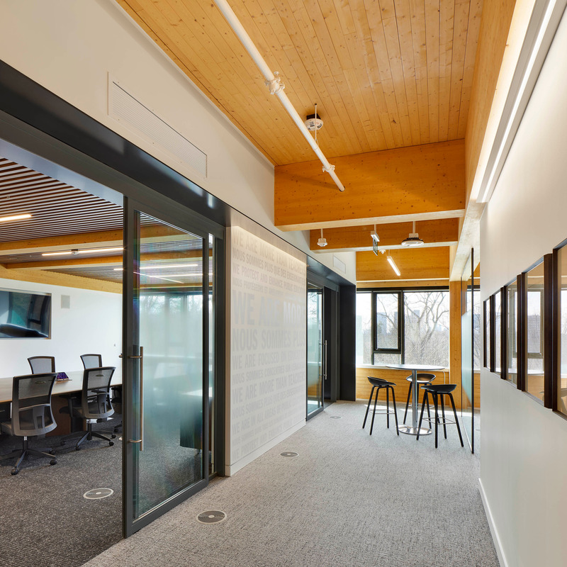 Dossier de presse | 2035-03 - Communiqué de presse | Ontario Secondary School Teachers' Federation (OSSTF) Building - Kasian Architecture Interior Design and Planning & Moriyama Teshima Architects - Design d’intérieur commercial - Crédit photo : Tom Arban