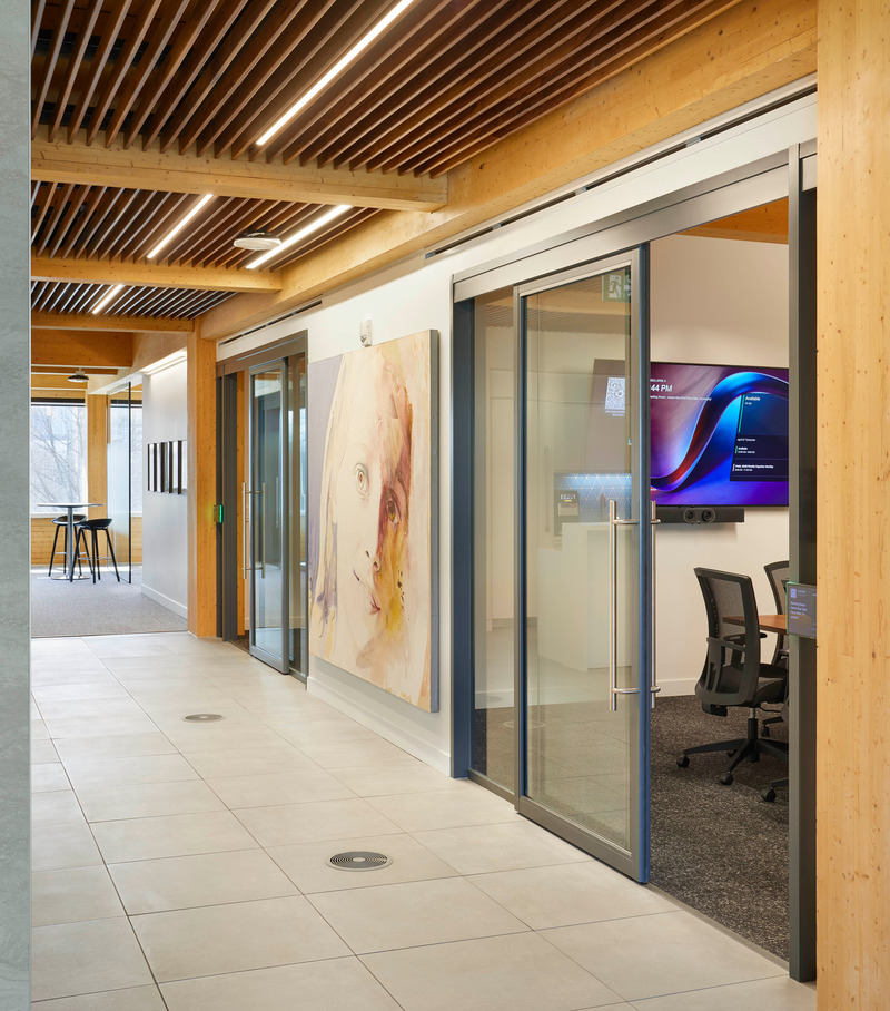 Dossier de presse | 2035-03 - Communiqué de presse | Ontario Secondary School Teachers' Federation (OSSTF) Building - Kasian Architecture Interior Design and Planning & Moriyama Teshima Architects - Design d’intérieur commercial - Crédit photo : Tom Arban