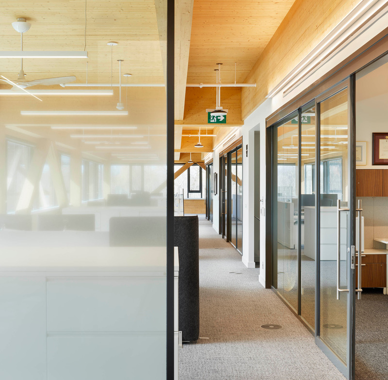 Dossier de presse | 2035-03 - Communiqué de presse | Ontario Secondary School Teachers' Federation (OSSTF) Building - Kasian Architecture Interior Design and Planning & Moriyama Teshima Architects - Design d’intérieur commercial - Crédit photo : Tom Arban