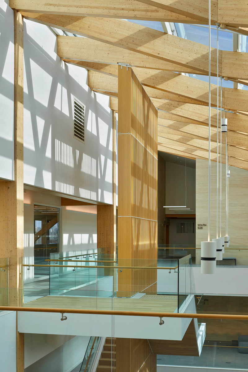 Dossier de presse | 2035-03 - Communiqué de presse | Ontario Secondary School Teachers' Federation (OSSTF) Building - Kasian Architecture Interior Design and Planning & Moriyama Teshima Architects - Design d’intérieur commercial - Crédit photo : Tom Arban
