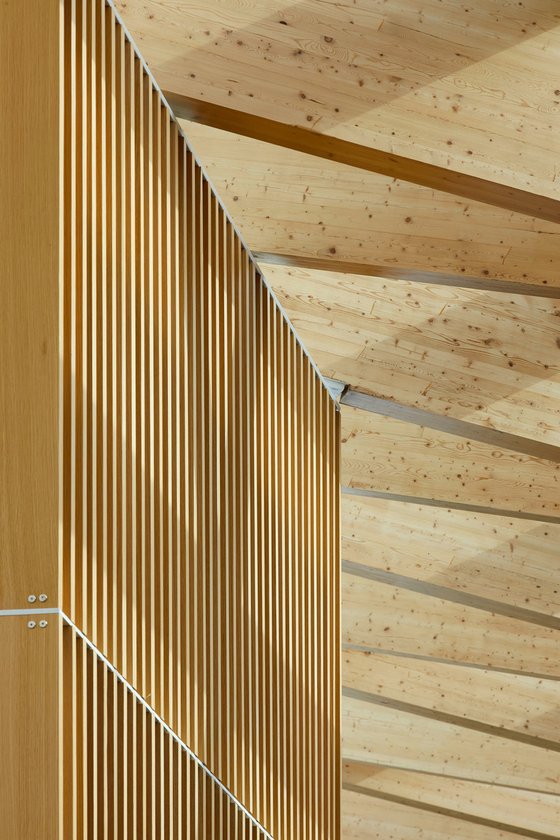 Dossier de presse | 2035-03 - Communiqué de presse | Ontario Secondary School Teachers' Federation (OSSTF) Building - Kasian Architecture Interior Design and Planning & Moriyama Teshima Architects - Design d’intérieur commercial - Crédit photo : Tom Arban