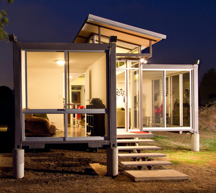 Dossier de presse | 839-01 - Communiqué de presse | Containers of Hope - Benjamin Garcia Saxe Architecture - Architecture résidentielle - Crédit photo : Andres Garcia Lachner