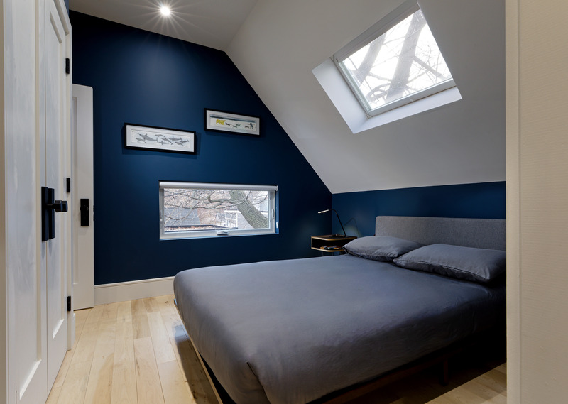 Press kit | 1600-05 - Press release | Pocket Laneway House - Weiss Architecture & Urbanism Limited - Residential Architecture - Bedroom - Photo credit: David Whittaker