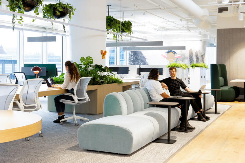 Press kit | 5571-04 - Press release | Sage HQ - Edit Studios Inc. - Commercial Interior Design - Collaboration Coach - Photo credit: Brett Hitchins